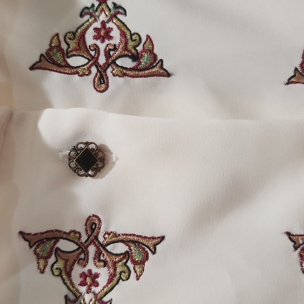 Koret Cream Button-Down Blouse With Burgundy Embr… - image 5